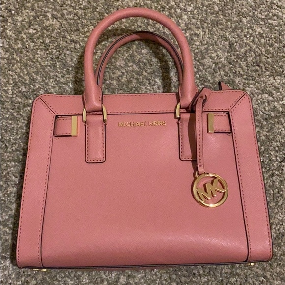 BRAND NEW MICHAEL KORS PURSE TAG STILL attached - Picture 1 of 3